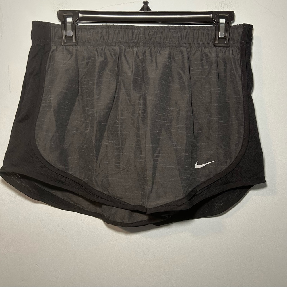 NWT Nike Dri-Fit Black & Gray Standard Fit Athletic Shorts Size Medium